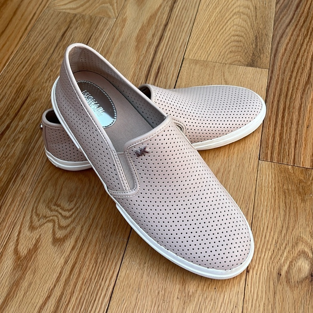 New Michael Kors Soft Pink 9.5 Boerum Double Gore Lasered Leather slip on shoes - Picture 2 of 10